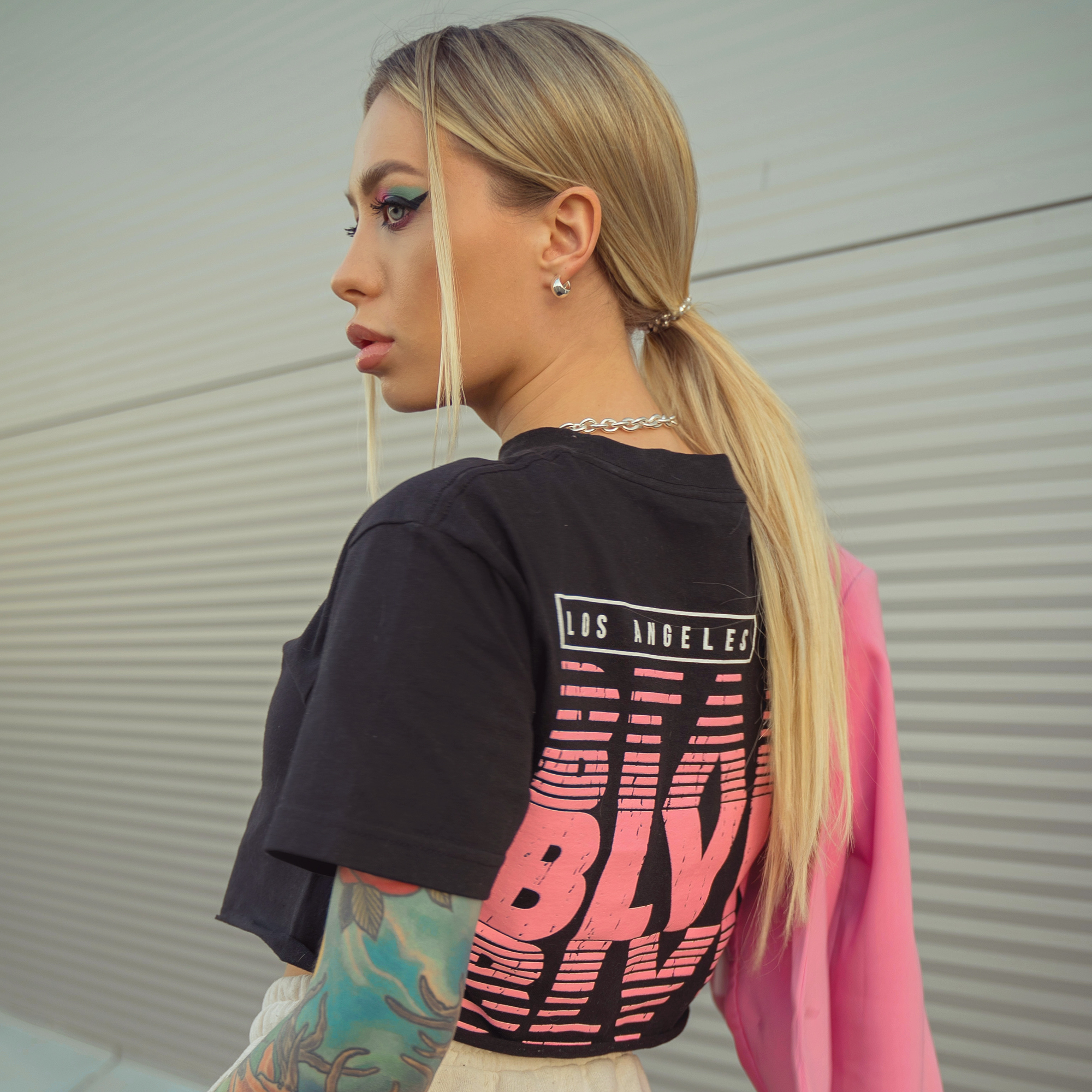 BLVK Camiseta Líneas Rosas
